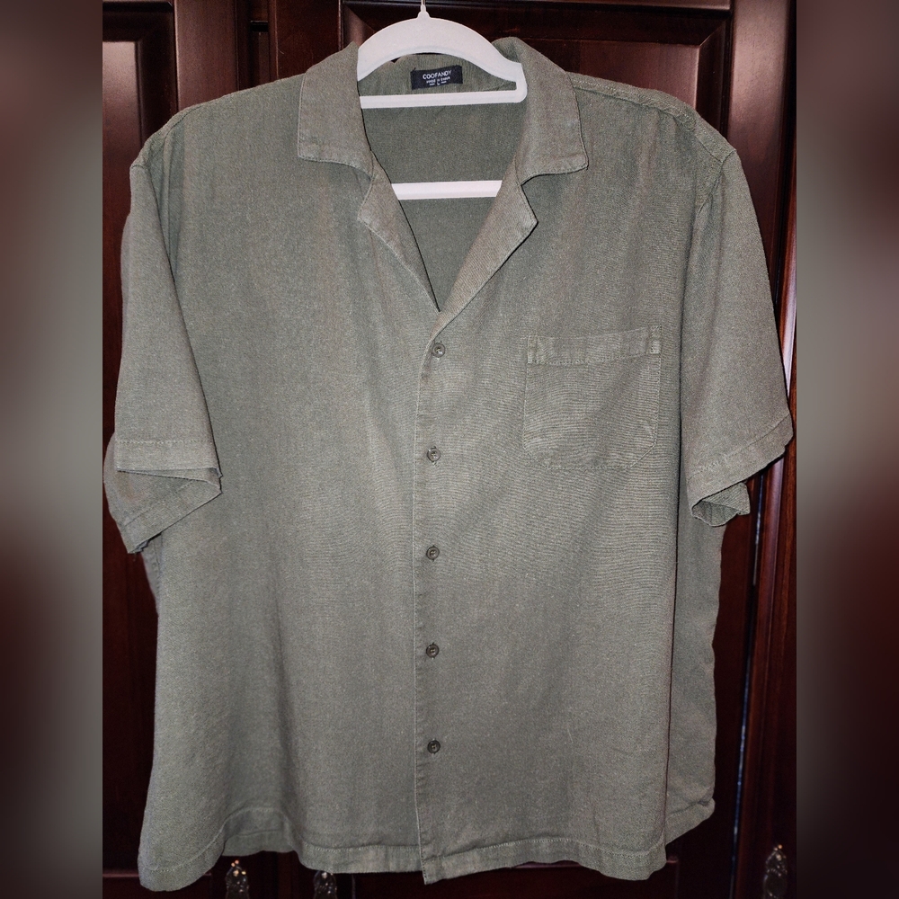 Coofandy L green shirt